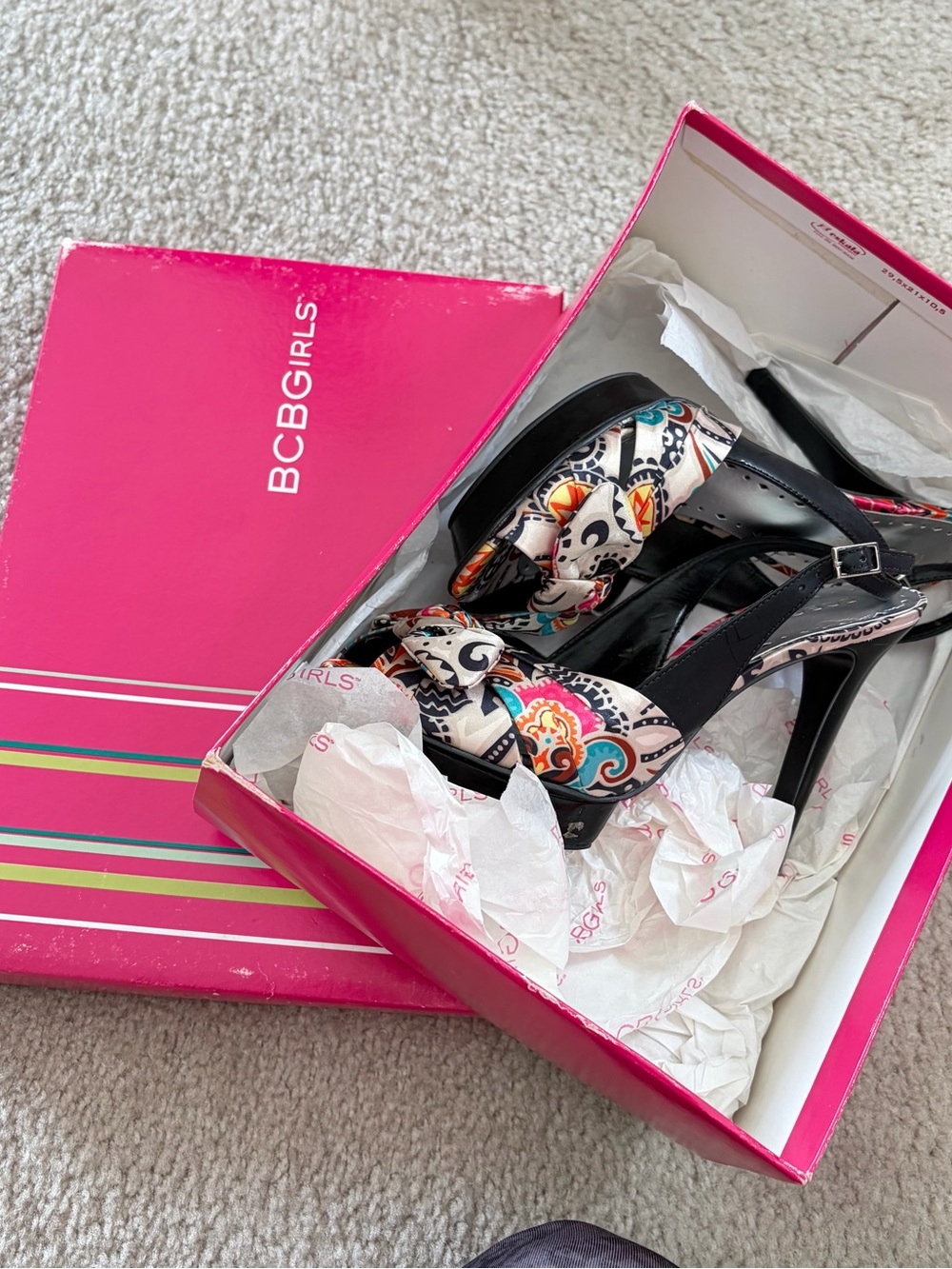 BCBGeneration Multicolor Patterned Slingback Peep-Toe Heels. Leather and satin. - Picture 2 of 5